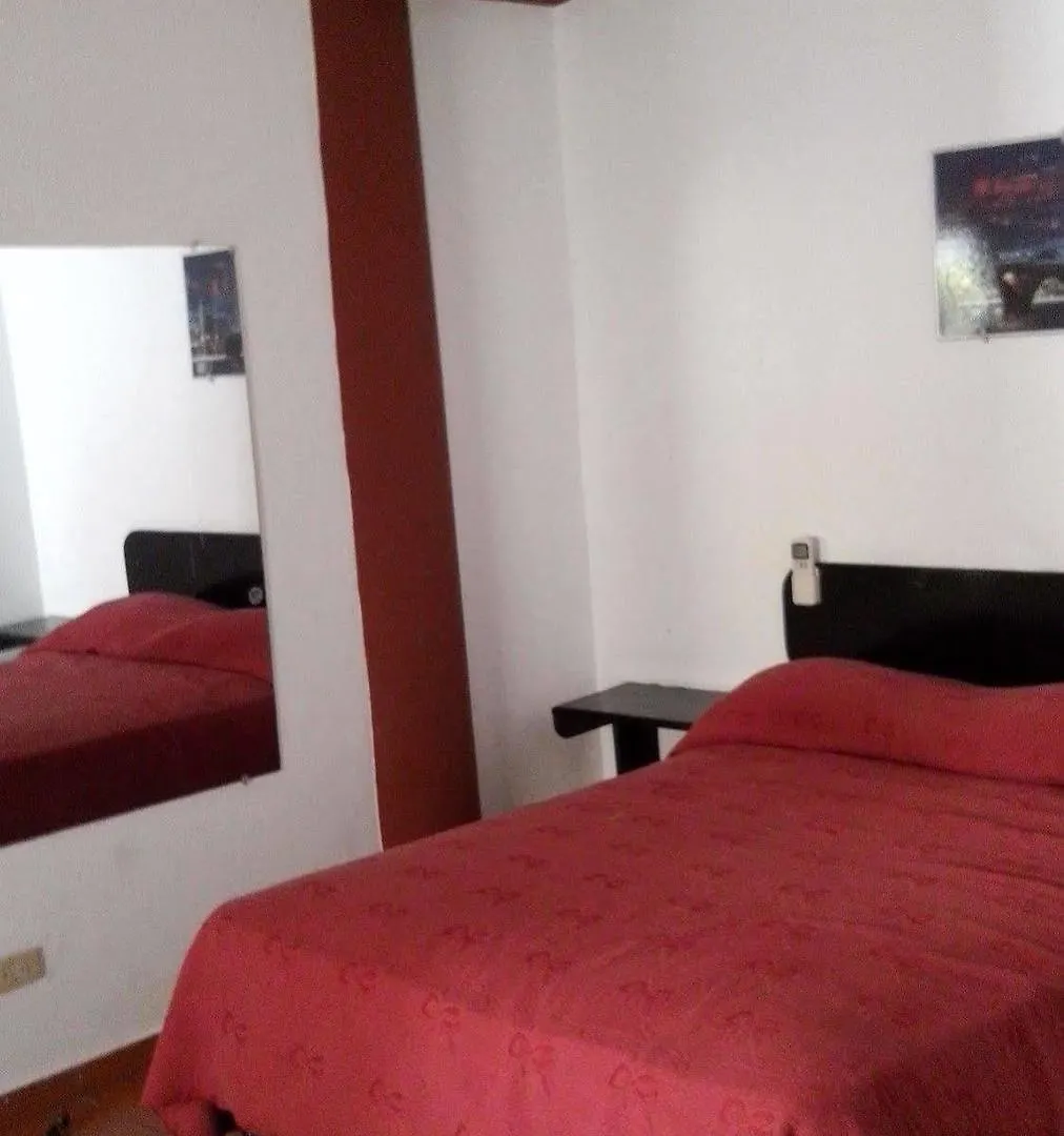 Hostal Condo-Parque Santo Domingo Hostel